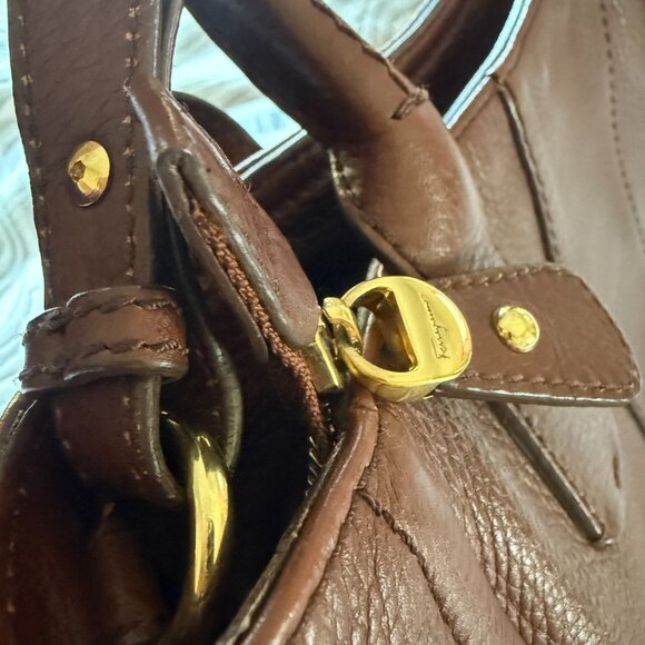 Salvatore Ferragamo IZZIE Gancini Embossed Tote Bag in Brown - Picture 4 of 10